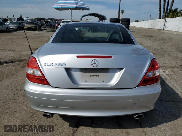 2007 Mercedes-Benz SLK-Class 3.0L with VIN WDBWK54F87F142683, listed as a Copart auction lot 45384065 with 147,388 mi miles and Clean Title. Bid and sale history available at carsss.com. Image 6.