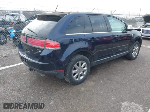 2008 Lincoln MKX z VIN 2LMDU88CX8BJ23026, wystawiony jako IAAI lot #41057779 z przebiegiem 176 690 mil mil oraz . Historia ofert i sprzedaży dostępna na DreamBid. Obrazek 4.