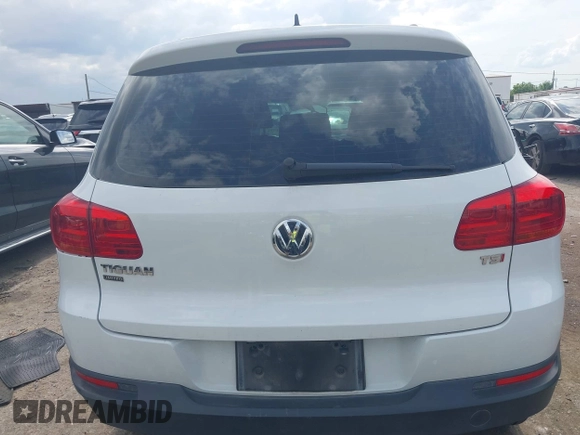 2017 Volkswagen Tiguan S z VIN WVGAV7AX2HK051022, wystawiony jako IAAI lot #42214161 z przebiegiem 87 914 mil mil oraz . Historia ofert i sprzedaży dostępna na DreamBid. Obrazek 16.