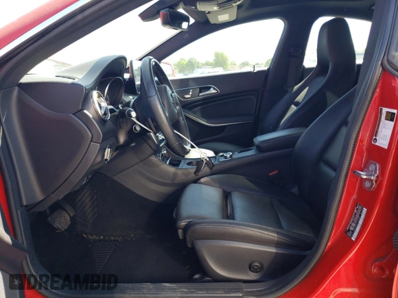 2019 Mercedes-Benz CLA 250 z VIN WDDSJ4GB3KN724488, wystawiony jako Copart lot #57638645 z przebiegiem 49 989 mil mil oraz Szkoda całkowita • Salvage title. Historia ofert i sprzedaży dostępna na DreamBid. Obrazek 7.