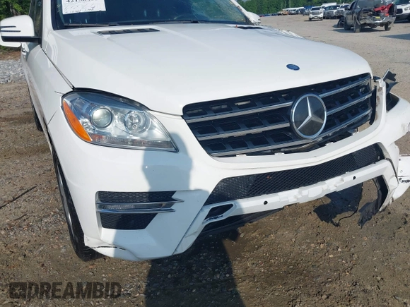 2015 Mercedes-Benz M 350 with VIN 4JGDA5HB8FA555696, listed as a IAAI auction lot 42156465 with 92,660 mi miles and . Bid and sale history available at DreamBid. Image 18.