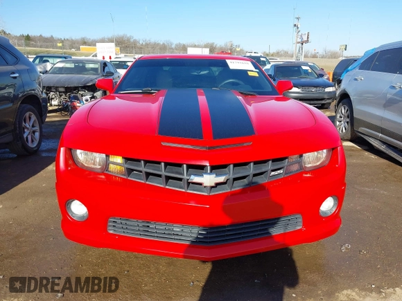 2010 Chevrolet Camaro 2SS z VIN 2G1FK1EJ0A9155885, wystawiony jako IAAI lot #41792691 z przebiegiem 147 389 mil mil oraz . Historia ofert i sprzedaży dostępna na DreamBid. Obrazek 12.