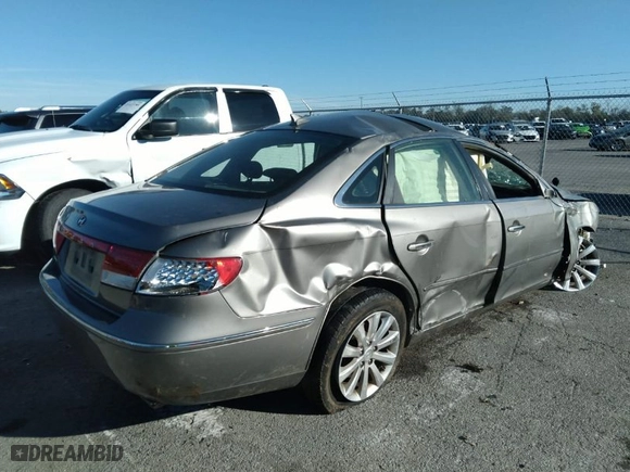 2009 Hyundai Azera GLS with VIN KMHFC46D29A352731, listed as a IAAI auction lot 35110847 with 1 mi miles. Bid and sale history available at carsss.com. Image 4.