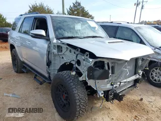 2024 Toyota 4Runner TRD Off Road z VIN JTERU5JR2R6304250, wystawiony jako IAAI lot #41117579 z przebiegiem 1 352 mil mil oraz . Historia ofert i sprzedaży dostępna na DreamBid. Obrazek 1.