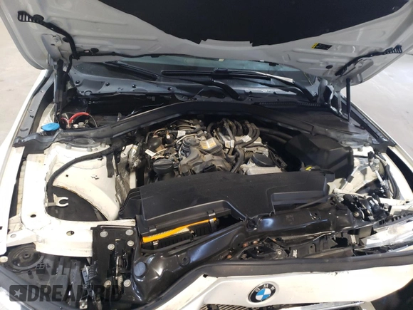 2018 BMW 3 Series 320i xDrive с VIN WBA8E5G51JNV02570, выставлен на аукционе Copart как лот 49970335 с пробегом 78 819 миль миль и Списание • Salvage title. История ставок и продаж доступна на DreamBid. Изображение 12.