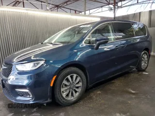 2023 Chrysler Pacifica Hybrid Touring L with VIN 2C4RC1L77PR632409, listed as a Copart auction lot 61879775 with 45,739 mi miles and Clean title. Bid and sale history available at DreamBid. Image 1.