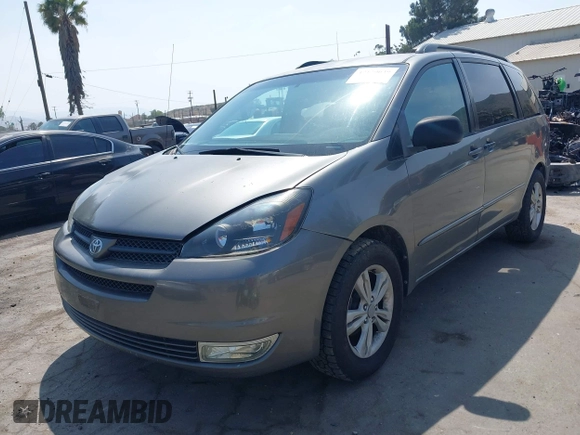 2005 Toyota Sienna CE with VIN 5TDZA23C75S342958, listed as a IAAI auction lot 42120039 with 211,029 mi miles. Bid and sale history available at carsss.com. Image 2.