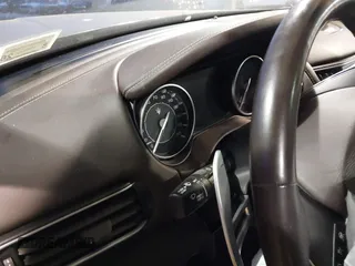2021 Maserati Levante GranLusso with VIN ZN661XUL4MX372196, listed as a IAAI auction lot 41012396 with 37,600 mi miles. Bid and sale history available at carsss.com. Image 7.