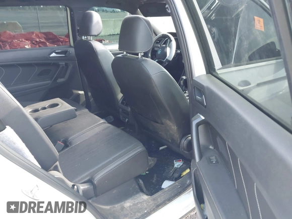 2023 Volkswagen Tiguan SE R-Line Black with VIN 3VVCB7AX9PM042025, listed as a IAAI auction lot 41913943 with 114,097 mi miles and . Bid and sale history available at DreamBid. Image 8.