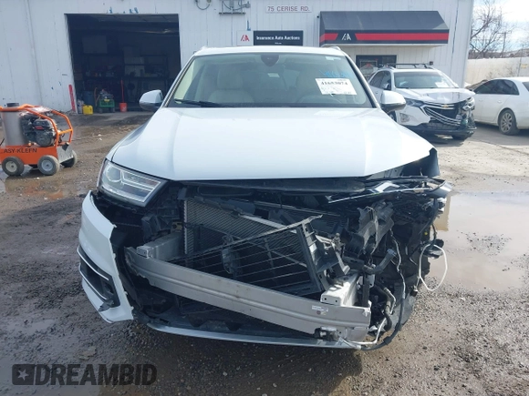 2017 Audi Q7 Premium Plus with VIN WA1LAAF70HD042719, listed as a IAAI auction lot 41653074 with 52,287 mi miles. Bid and sale history available at carsss.com. Image 6.
