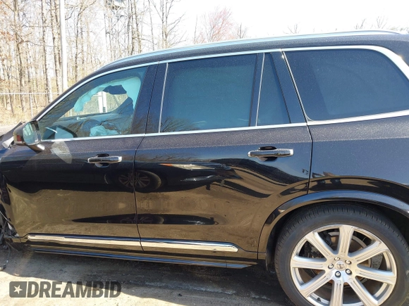 2016 Volvo XC90 T6 Inscription with VIN YV4A22PL1G1081831, listed as a IAAI auction lot 41808463 with 92,718 mi miles. Bid and sale history available at carsss.com. Image 14.