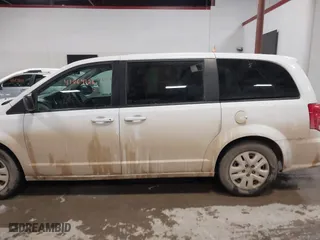 2018 Dodge Grand Caravan SE with VIN 2C4RDGBG0JR180361, listed as a IAAI auction lot 41064126 with 135,841 mi miles. Bid and sale history available at carsss.com. Image 14.