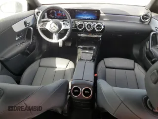 2025 Mercedes-Benz CLA 250 z VIN W1K5J4GB3SN528161, wystawiony jako Copart lot #49982195 z przebiegiem 10 455 mil mil oraz Czysty tytuł • Clean title. Historia ofert i sprzedaży dostępna na DreamBid. Obrazek 8.