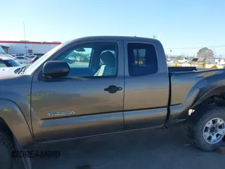 2012 Toyota Tacoma z VIN 5TFUU4EN4CX040417, wystawiony jako IAAI lot #41662802 z przebiegiem 221 186 mil mil oraz . Historia ofert i sprzedaży dostępna na DreamBid. Obrazek 15.