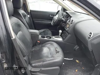 2011 Nissan Rogue SV with VIN JN8AS5MT7BW170697, listed as a IAAI auction lot 41980355 with 179,787 mi miles. Bid and sale history available at carsss.com. Image 5.