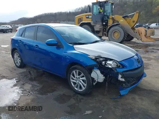 2012 Mazda 3 i Touring z VIN JM1BL1L71C1653739, wystawiony jako IAAI lot #42023330 z przebiegiem 140 027 mil mil oraz . Historia ofert i sprzedaży dostępna na DreamBid. Obrazek 1.