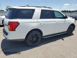 2022 Ford Expedition XLT with VIN 1FMJU1HT7NEA32284, listed as a Copart auction lot 61498915 with 23,510 mi miles and Salvage title. Bid and sale history available at DreamBid. Image 3.