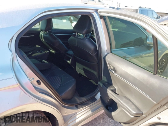 2020 Toyota Camry SE z VIN 4T1M11AK9LU931805, wystawiony jako IAAI lot #40946035 z przebiegiem 82 687 mil mil oraz . Historia ofert i sprzedaży dostępna na DreamBid. Obrazek 8.