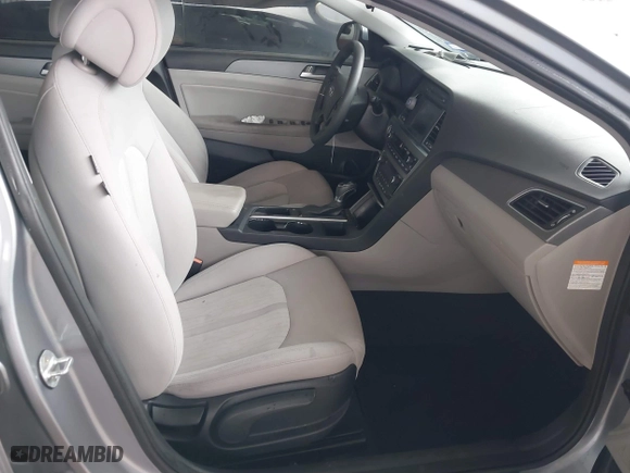 2017 Hyundai Sonata Hybrid SE with VIN KMHE24L14HA048579, listed as a IAAI auction lot 41018016 with 92,342 mi miles. Bid and sale history available at carsss.com. Image 5.
