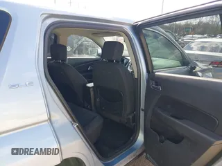 2015 GMC Terrain SLE z VIN 2GKALMEK3F6316364, wystawiony jako IAAI lot #41668525 z przebiegiem 180 472 mil mil oraz . Historia ofert i sprzedaży dostępna na DreamBid. Obrazek 8.