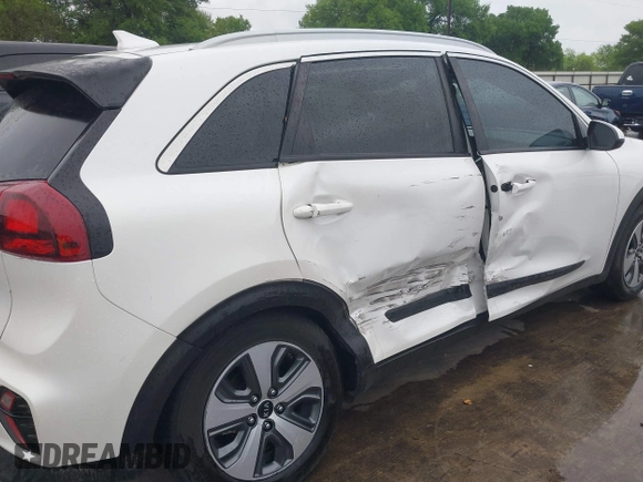 2020 Kia Niro LX with VIN KNDCB3LC2L5435978, listed as a IAAI auction lot 41902940 with 49,320 mi miles and . Bid and sale history available at DreamBid. Image 6.
