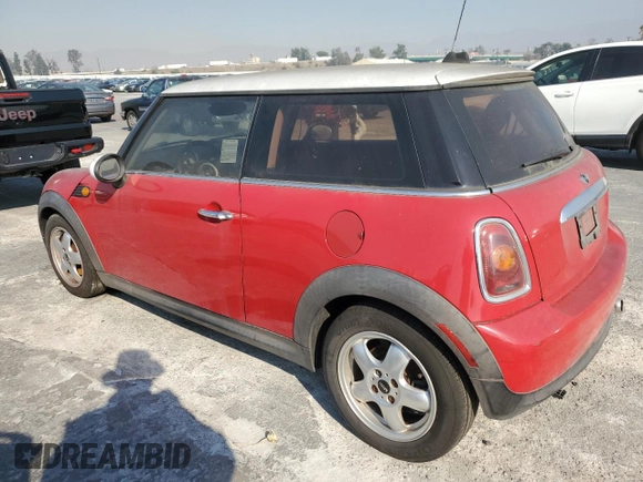 2008 MINI Hardtop with VIN WMWMF33558TT65502, listed as a Copart auction lot 88043725 with 117,241 mi miles and Salvage Title. Bid and sale history available at DreamBid. Image 2.