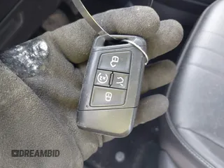 2022 Volkswagen Tiguan SE z VIN 3VV2B7AX4NM118467, wystawiony jako IAAI lot #41769676 z przebiegiem 55 305 mil mil oraz . Historia ofert i sprzedaży dostępna na DreamBid. Obrazek 11.