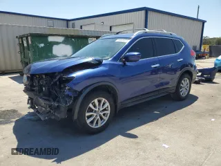 2017 Nissan Rogue SV z VIN JN8AT2MTXHW141702, wystawiony jako Copart lot #53534015 z przebiegiem 120 523 mil mil oraz Szkody całkowita. Historia ofert i sprzedaży dostępna na DreamBid. Obrazek 1.