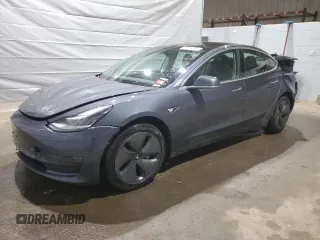 2020 Tesla Model 3 Long Range z VIN 5YJ3E1EB3LF635511, wystawiony jako Copart lot #49785905 z przebiegiem 123 066 mil mil oraz Szkoda całkowita • Salvage title. Historia ofert i sprzedaży dostępna na DreamBid. Obrazek 1.