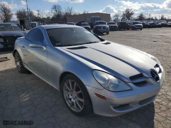 2005 Mercedes-Benz SLK-Class with VIN WDBWK56F45F071623, listed as a Copart auction lot 84751524 with 84,579 mi miles and Salvage Title. Bid and sale history available at carsss.com. Image 4.