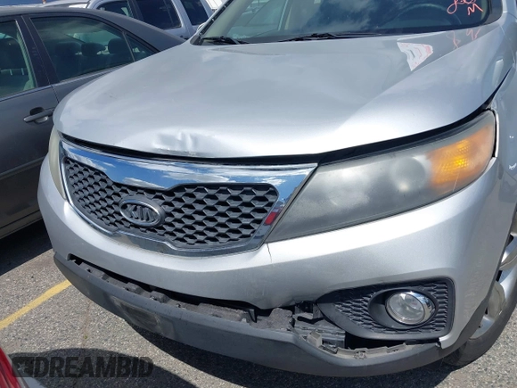 2012 Kia Sorento EX with VIN 5XYKUDA28CG214253, listed as a IAAI auction lot 41902079 with 160,943 mi miles. Bid and sale history available at carsss.com. Image 6.