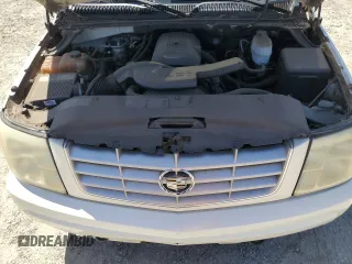 2004 Cadillac Escalade with VIN 1GYEC63T94R142929, listed as a Copart auction lot 58657835 with 147,193 mi miles and Clean title. Bid and sale history available at DreamBid. Image 12.