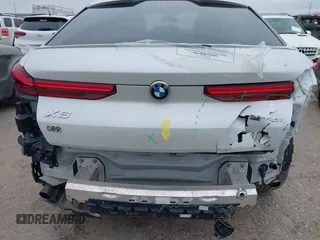 2020 BMW X6 xDrive40i z VIN 5UXCY6C09L9C52142, wystawiony jako IAAI lot #41593337 z przebiegiem 61 892 mil mil oraz . Historia ofert i sprzedaży dostępna na DreamBid. Obrazek 6.