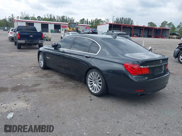 2012 BMW 7 Series 750Li с VIN WBAKB8C52CDX20452, выставлен на аукционе IAAI как лот 41770824 с пробегом 80 281 миль миль и . История ставок и продаж доступна на DreamBid. Изображение 3.