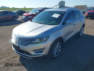 2016 Lincoln MKC Reserve z VIN 5LMCJ3C94GUJ24290, wystawiony jako IAAI lot #42264113 z przebiegiem 132 117 mil mil oraz . Historia ofert i sprzedaży dostępna na DreamBid. Obrazek 18.