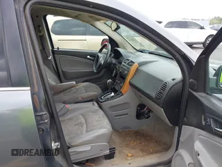 2007 Saturn VUE V6 z VIN 5GZCZ53487S824615, wystawiony jako IAAI lot #41928510 z przebiegiem 205 451 mil mil oraz . Historia ofert i sprzedaży dostępna na DreamBid. Obrazek 5.