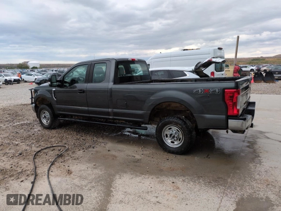 2018 Ford F-250 XL with VIN 1FT7X2B65JEB31372, listed as a Copart auction lot 52757495 with 167,640 mi miles and Clean title. Bid and sale history available at DreamBid. Image 2.
