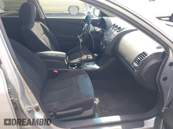 2012 Nissan Altima S z VIN 1N4AL2AP5CN465776, wystawiony jako IAAI lot #41646140 z przebiegiem 113 770 mil mil oraz . Historia ofert i sprzedaży dostępna na DreamBid. Obrazek 5.