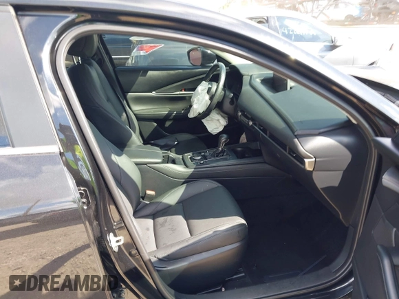 2021 Mazda CX-30 Select z VIN 3MVDMABL1MM251761, wystawiony jako IAAI lot #42267217 z przebiegiem 42 617 mil mil oraz . Historia ofert i sprzedaży dostępna na DreamBid. Obrazek 5.