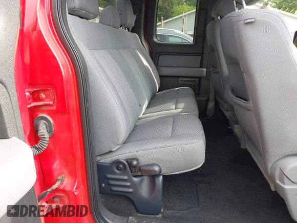 2013 Ford F-150 XL z VIN 1FTFX1EF4DFB74102, wystawiony jako IAAI lot #42612495 z przebiegiem 243 056 mil mil oraz . Historia ofert i sprzedaży dostępna na DreamBid. Obrazek 8.