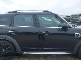 2017 MINI Countryman Cooper S with VIN WMZYT3C34H3D98585, listed as a IAAI auction lot 41752740 with 58,381 mi miles. Bid and sale history available at carsss.com. Image 14.