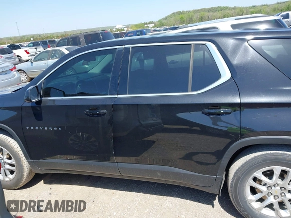 2020 Chevrolet Traverse LS z VIN 1GNERFKW0LJ172972, wystawiony jako IAAI lot #42011302 z przebiegiem 90 799 mil mil oraz . Historia ofert i sprzedaży dostępna na DreamBid. Obrazek 15.