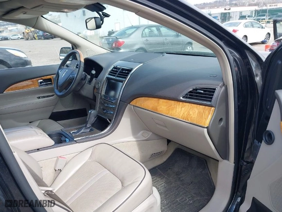 2013 Lincoln MKX with VIN 2LMDJ8JKXDBL23764, listed as a IAAI auction lot 41912059 with 118,568 mi miles. Bid and sale history available at carsss.com. Image 5.