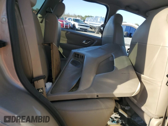 2001 Mazda Tribute LX with VIN 4F2CU08151KM28828, listed as a Copart auction lot 47933495 with 241,901 mi miles and Non Repairable. Bid and sale history available at carsss.com. Image 11.