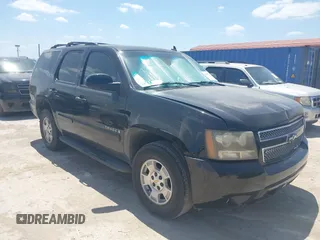 2007 Chevrolet Tahoe LT z VIN 1GNFC13067R407658, wystawiony jako IAAI lot #42455138 z przebiegiem 296 548 mil mil oraz . Historia ofert i sprzedaży dostępna na DreamBid. Obrazek 1.