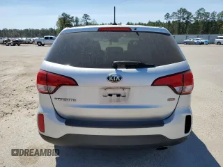 2014 Kia Sorento LX z VIN 5XYKT3A65EG443704, wystawiony jako Copart lot #50705745 z przebiegiem 132 339 mil mil oraz Szkoda całkowita • Salvage title. Historia ofert i sprzedaży dostępna na DreamBid. Obrazek 6.