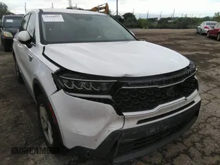 2021 Kia Sorento LX with VIN 5XYRG4LCXMG017520, listed as a IAAI auction lot 39440093 with 111,311 mi miles. Bid and sale history available at carsss.com. Image 12.