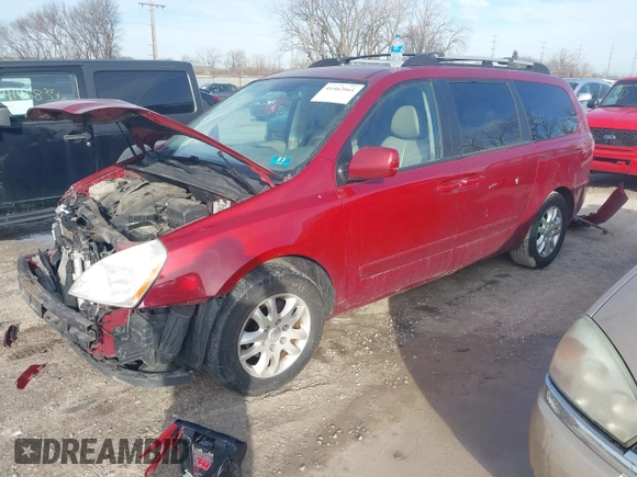 2008 Kia Sedona LX with VIN KNDMB233186264043, listed as a IAAI auction lot 41462661 with 183,763 mi miles. Bid and sale history available at carsss.com. Image 2.