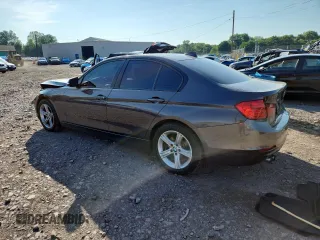 2013 BMW 3 Series 328i xDrive z VIN WBA3B5G53DNS02777, wystawiony jako Copart lot #61685255 z przebiegiem 187 559 mil mil oraz Szkoda całkowita • Salvage title. Historia ofert i sprzedaży dostępna na DreamBid. Obrazek 2.