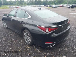 2020 Lexus ES 350 with VIN 58ADZ1B17LU054898, listed as a IAAI auction lot 42673828 with 17,996 mi miles and . Bid and sale history available at DreamBid. Image 3.
